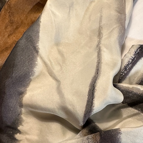 ROBERT LEE MORRIS 100% silk  Woman's Scarf in Cream, Brown & dark gray - Picture 5 of 12